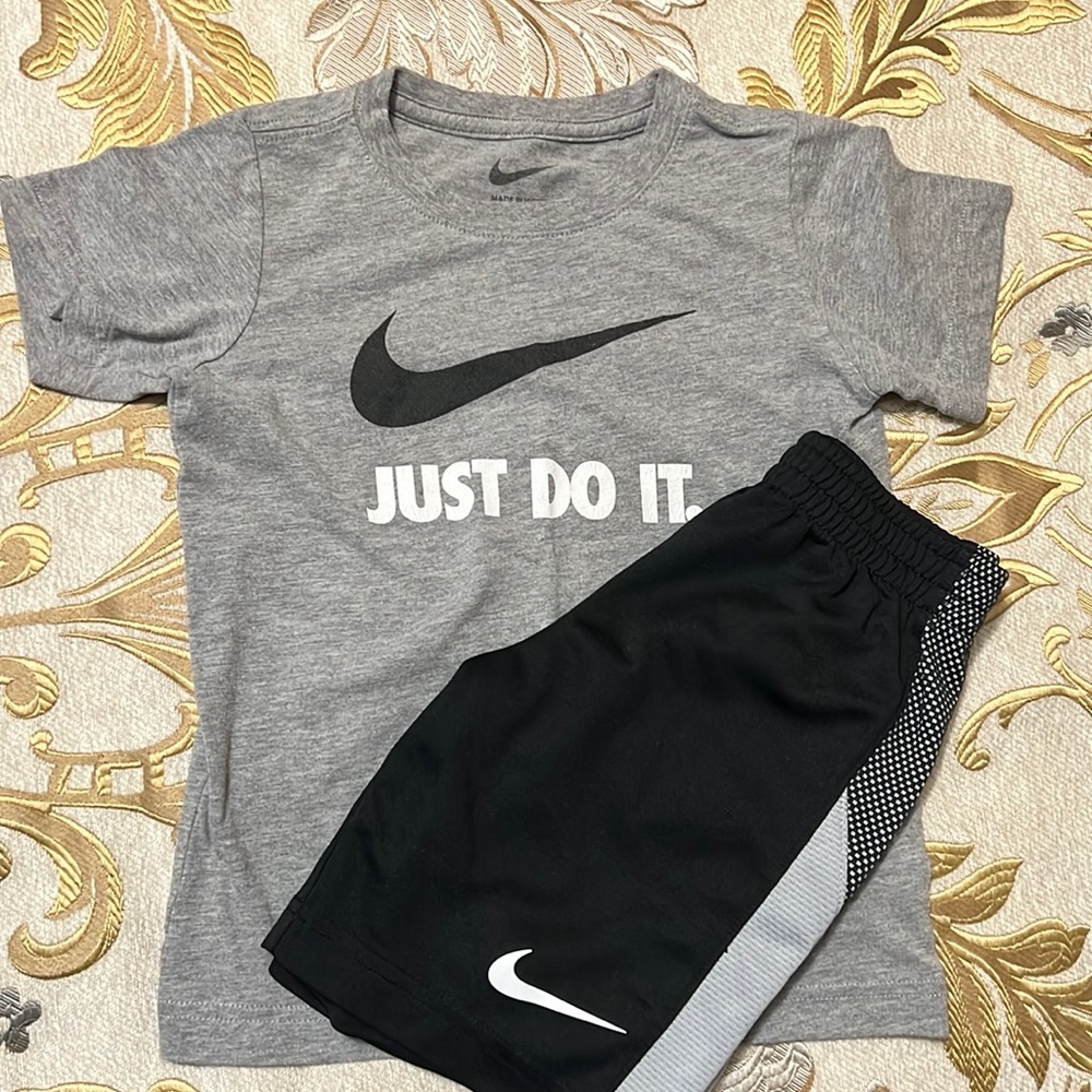 Boys Nike shirt set